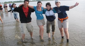 Wadlopen Walking on the mud with Dr VanderVelde, Dr. Caretti and Dr. Leon